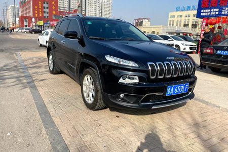 晋中二手Jeep自由光 2017款 2.0L 两驱 优越版
