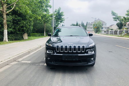 泰州二手Jeep自由光 2017款 2.0L 两驱 优越版