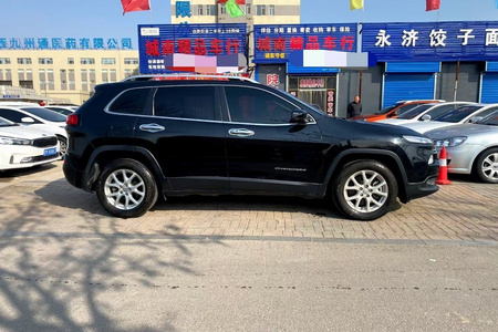 晋中二手Jeep自由光 2017款 2.0L 两驱 优越版