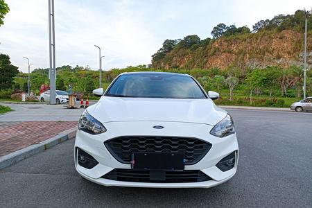 莆田二手福特福克斯 2020款 三厢 EcoBoost 180 手自一体 ST Line