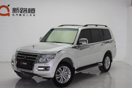 泰安二手三菱帕杰罗 2018款 帕杰罗97 GLS3.8L 五门中东版 天窗自动